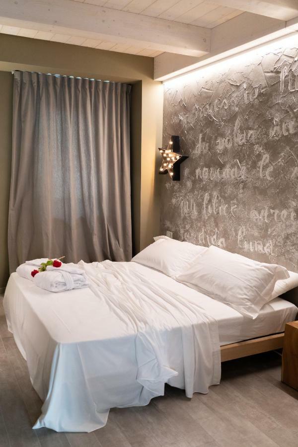 B&B Dei Poeti Чивитанова-Марке Экстерьер фото