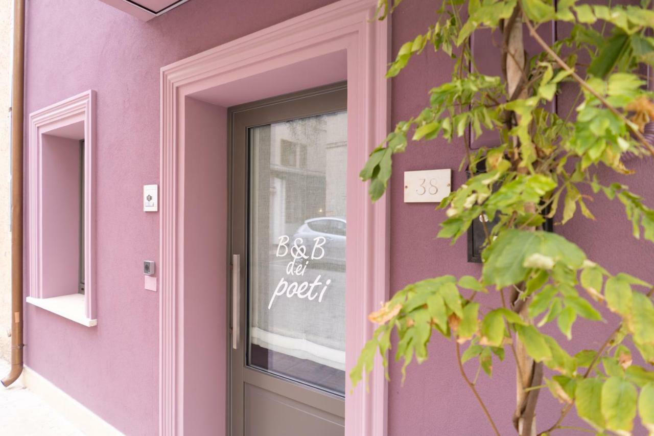 B&B Dei Poeti Чивитанова-Марке Экстерьер фото